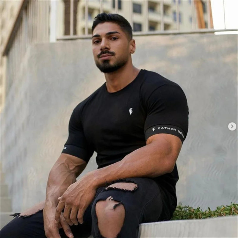 Theo | Muscle Fit T-Shirt mit kurzen Ärmeln