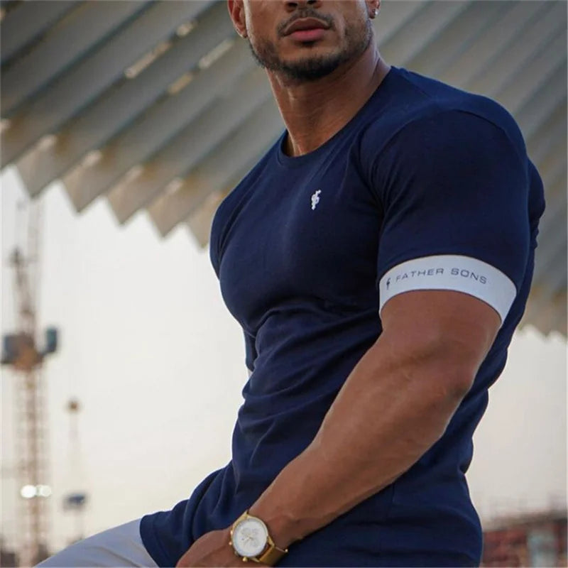 Theo | Muscle Fit T-Shirt mit kurzen Ärmeln