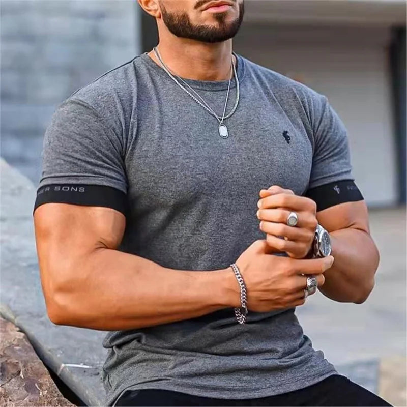Theo | Muscle Fit T-Shirt mit kurzen Ärmeln