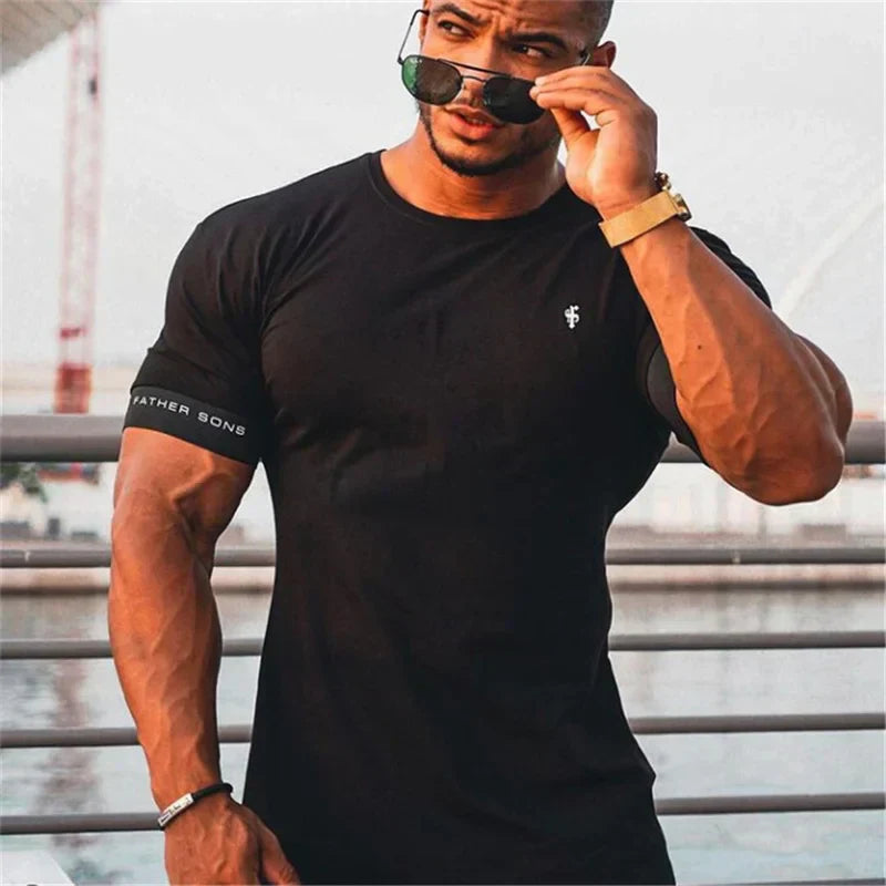 Theo | Muscle Fit T-Shirt mit kurzen Ärmeln