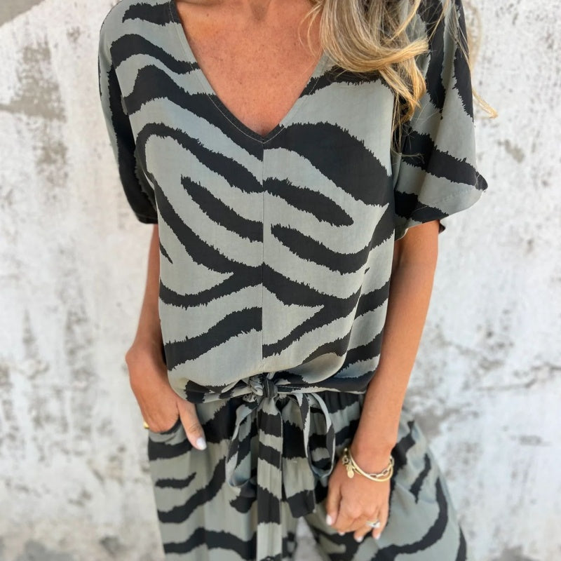 Patricia | Elegantes Ensemble mit V-Ausschnitt