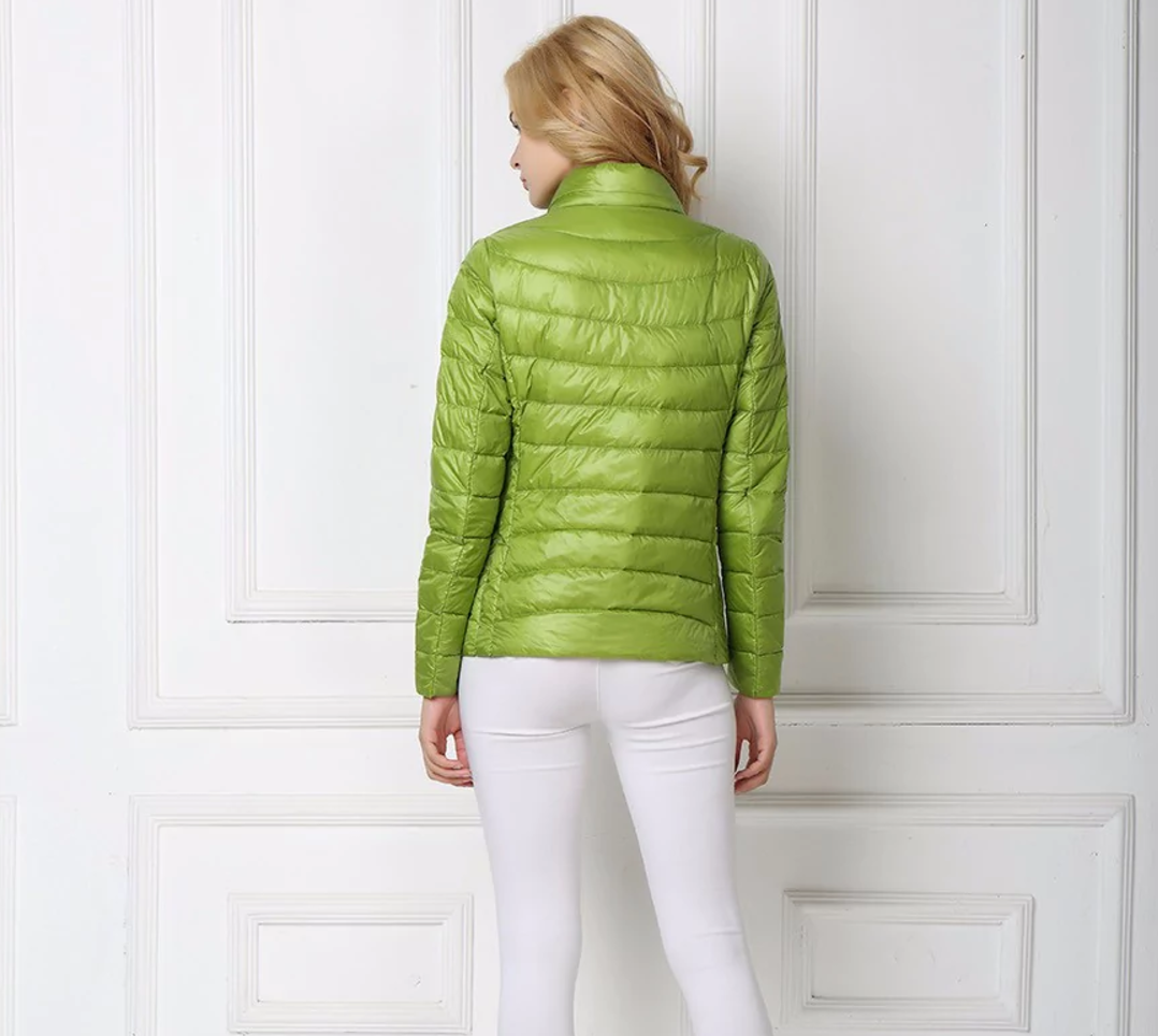 Emma | Elegante leichte Daunenjacke